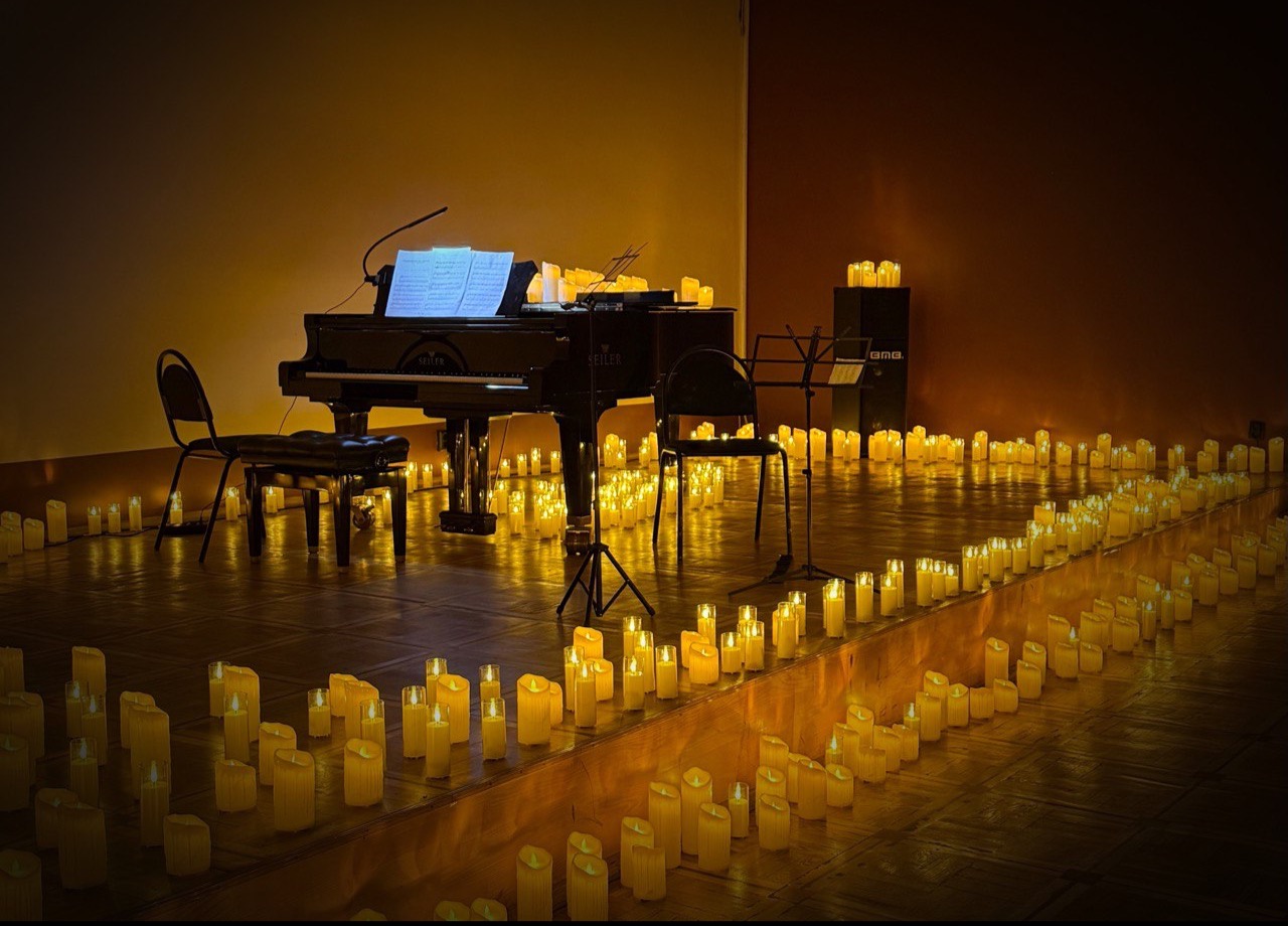 Летний вечер при свечах. Два рояля